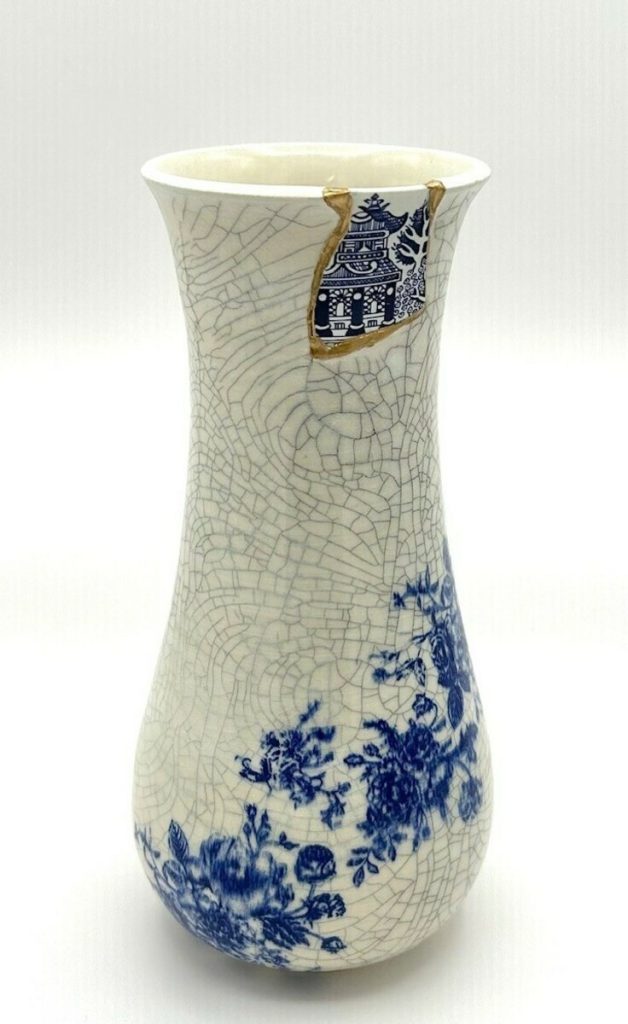 Yobitsugi Vase